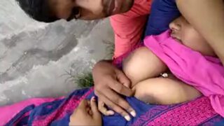 Prothom date a e shuru hoye gelo dudu boobs sucking er karbar